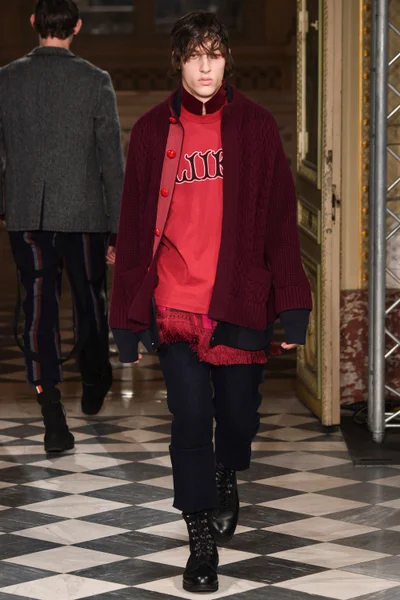 Look 30